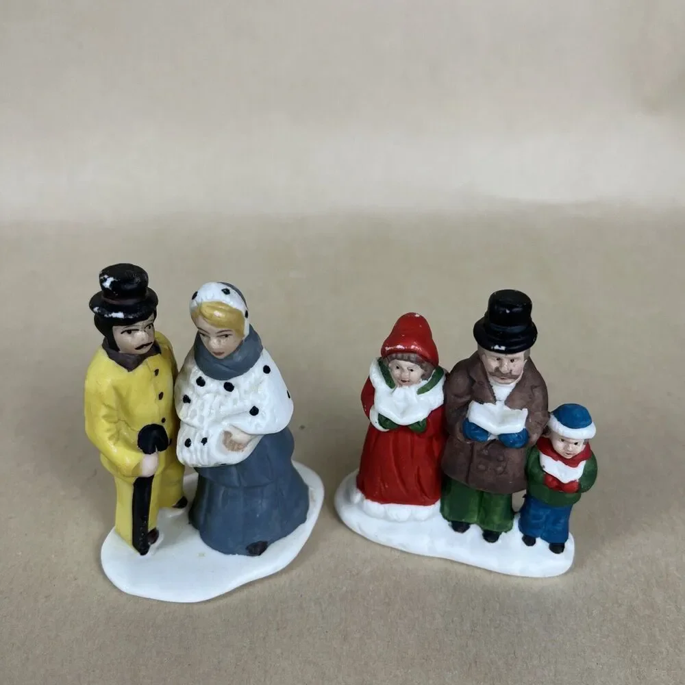 Christmas Victorian‎ Village Collectible “Clothiers Shop” And 2 Figurines
